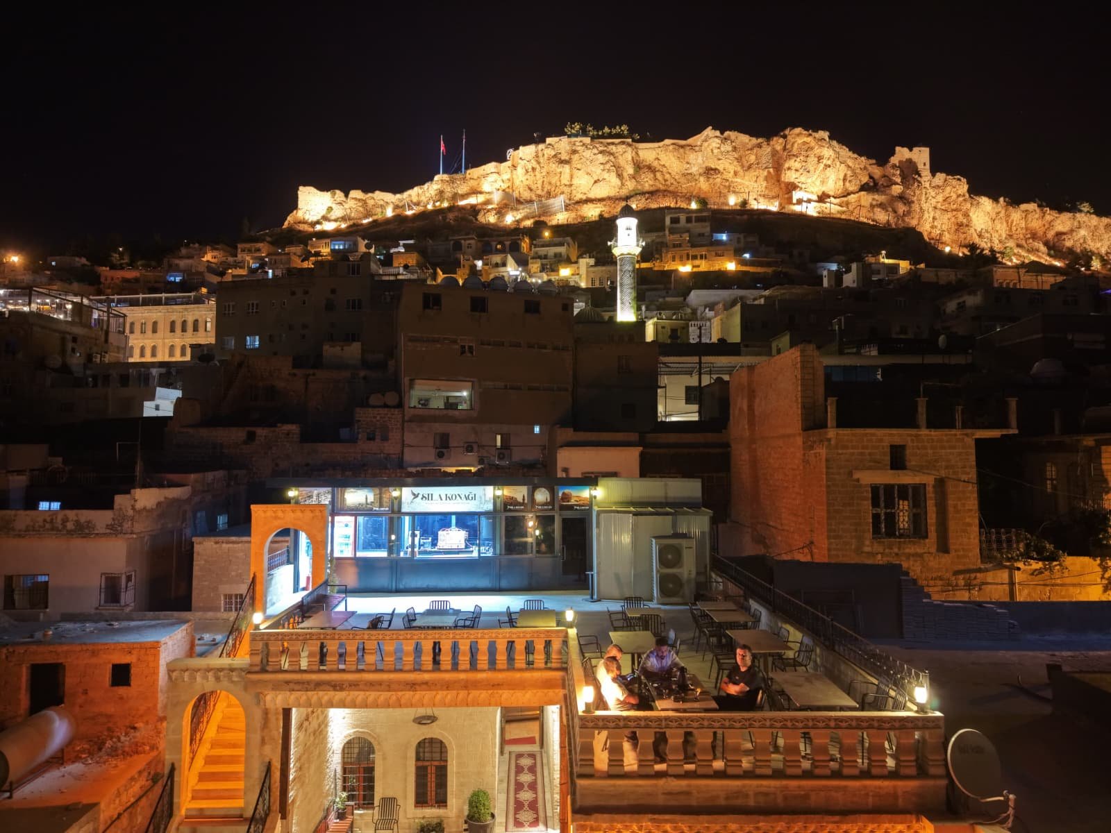 Sıla Konağı gece manzarası